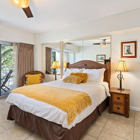 Waikiki Shore Beachfront Honolulu Bagian luar foto
