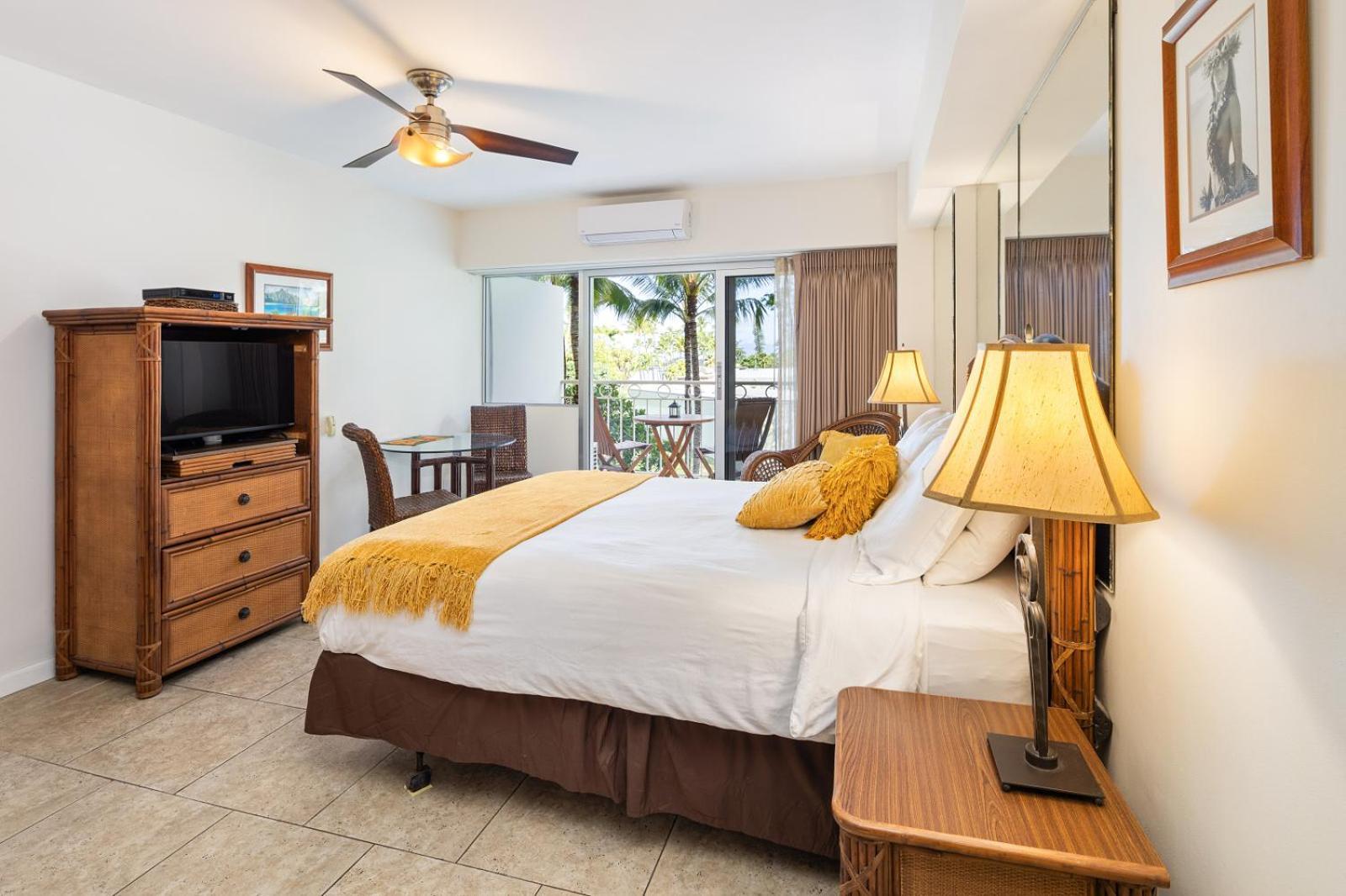 Waikiki Shore Beachfront Honolulu Bagian luar foto